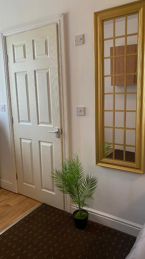Bv Comfy Studio At Deighton הודרספילד מראה חיצוני תמונה